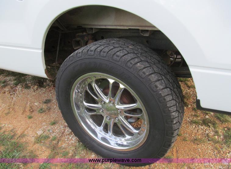 image for item F4583 2006 Ford F150 pickup truck