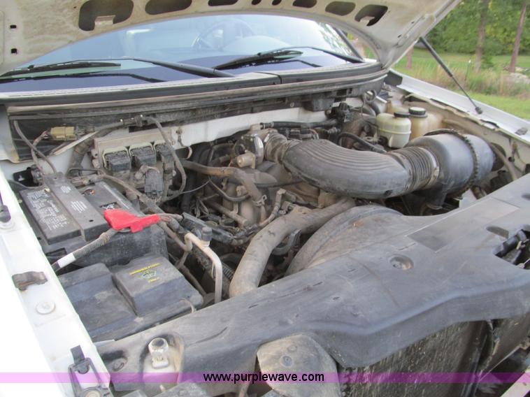 image for item F4583 2006 Ford F150 pickup truck