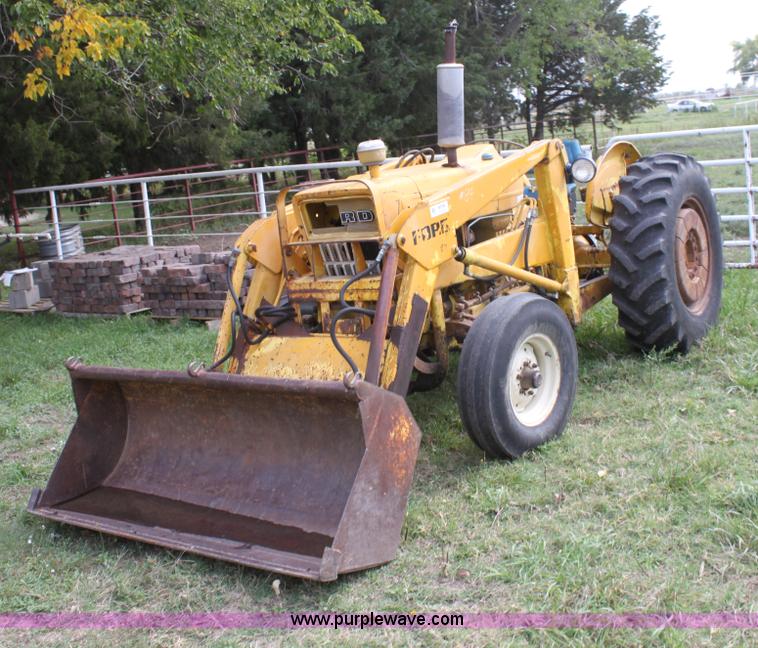 image for item G4745 1986 Ford 3400 tractor