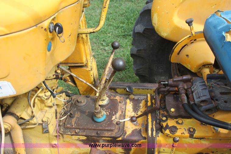 image for item G4745 1986 Ford 3400 tractor