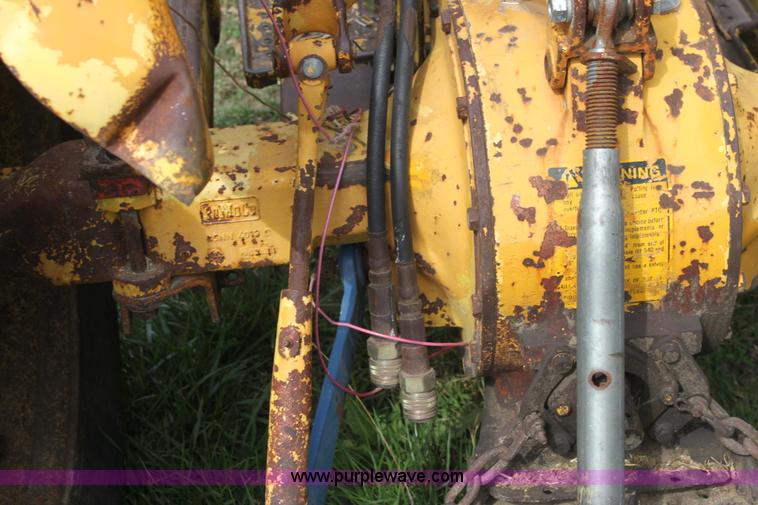 image for item G4745 1986 Ford 3400 tractor