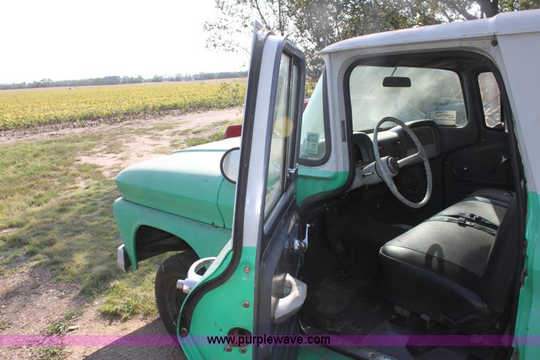 image for item G4948 1961 Chevrolet pickup truck