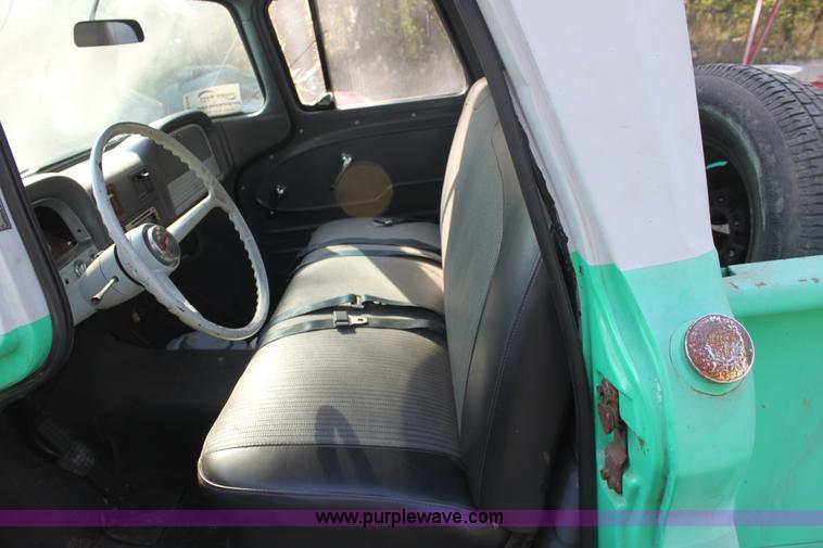 image for item G4948 1961 Chevrolet pickup truck