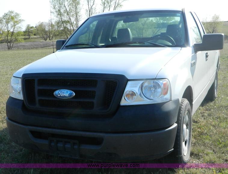 image for item G7501 2006 Ford F150 pickup truck