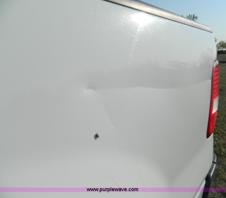 image for item G7501 2006 Ford F150 pickup truck