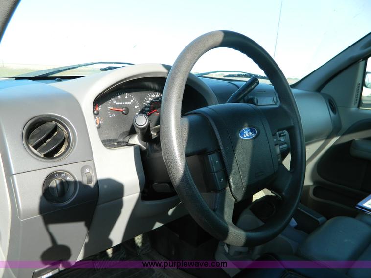 image for item G7501 2006 Ford F150 pickup truck