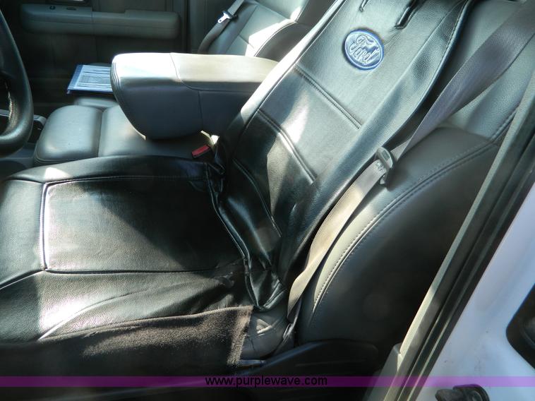 image for item G7501 2006 Ford F150 pickup truck