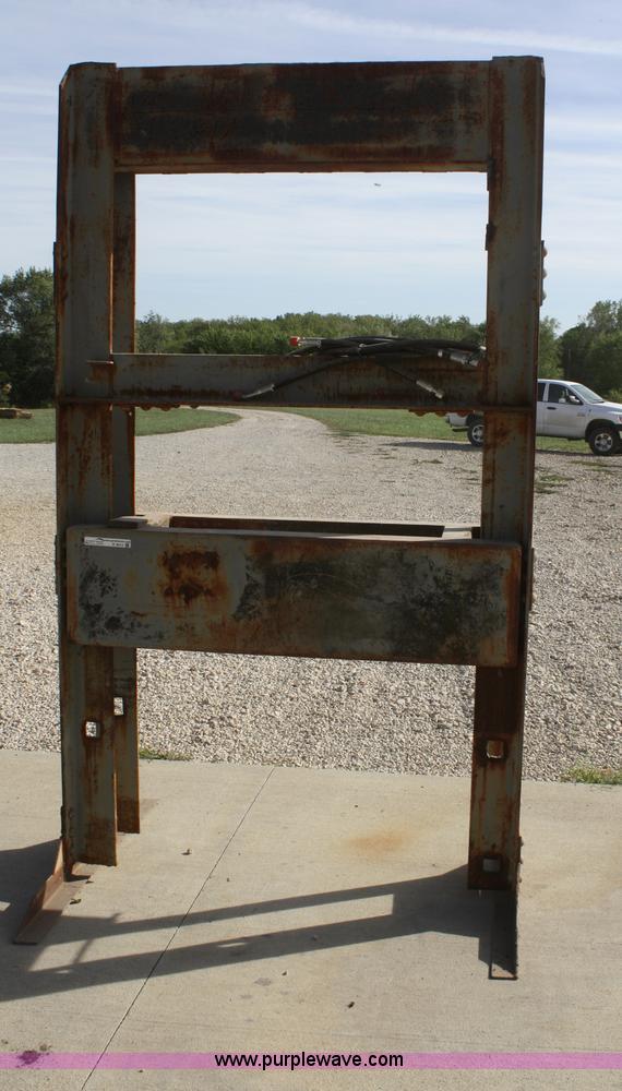 image for item K9912 Hydraulic press frame and cylinder