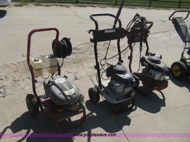 (3) pressure washers in Wichita, KS Item R9684 sold Purple Wave