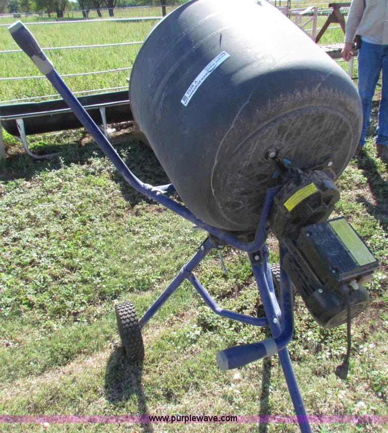 Kobalt concrete mixer in McPherson, KS Item V9253 sold Purple Wave