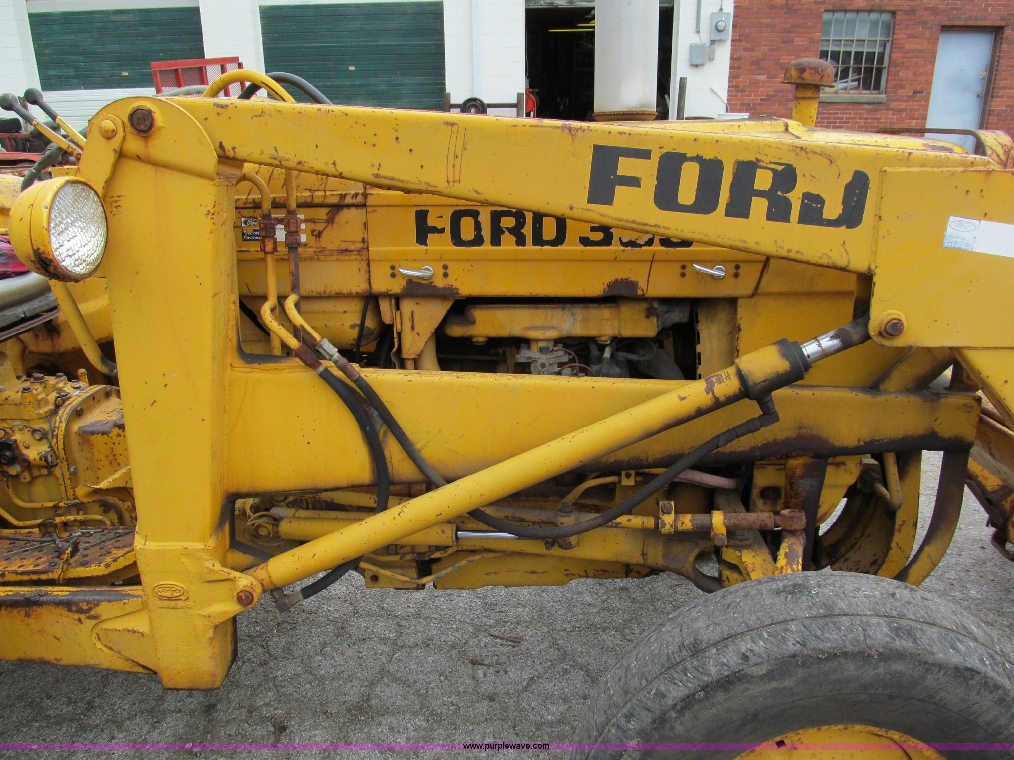 1975 Ford 335 industrial tractor in Kansas City, MO | Item E5514 sold