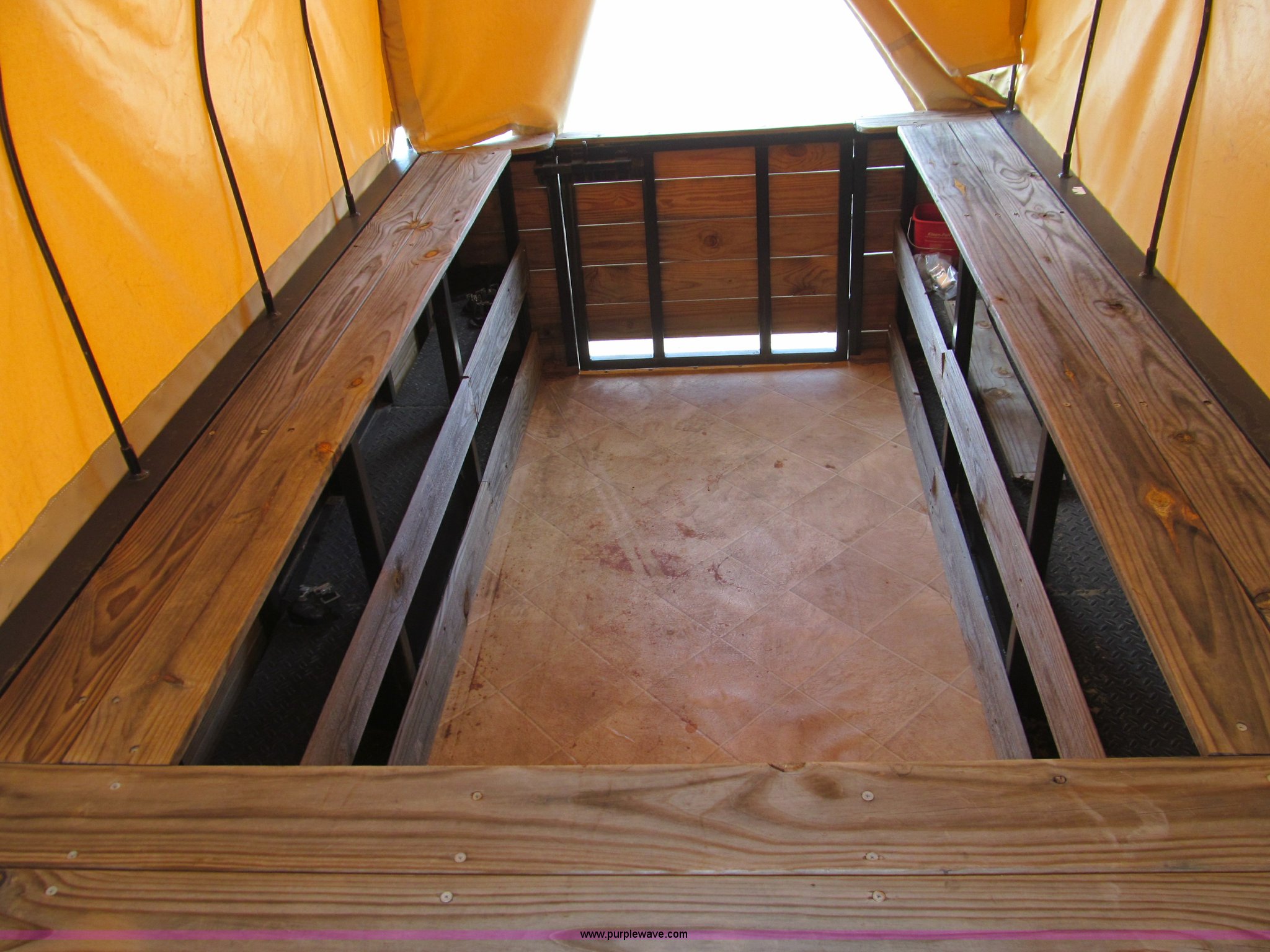 2005 Branson trailer in Lebanon, MO Item F4595 sold Purple Wave