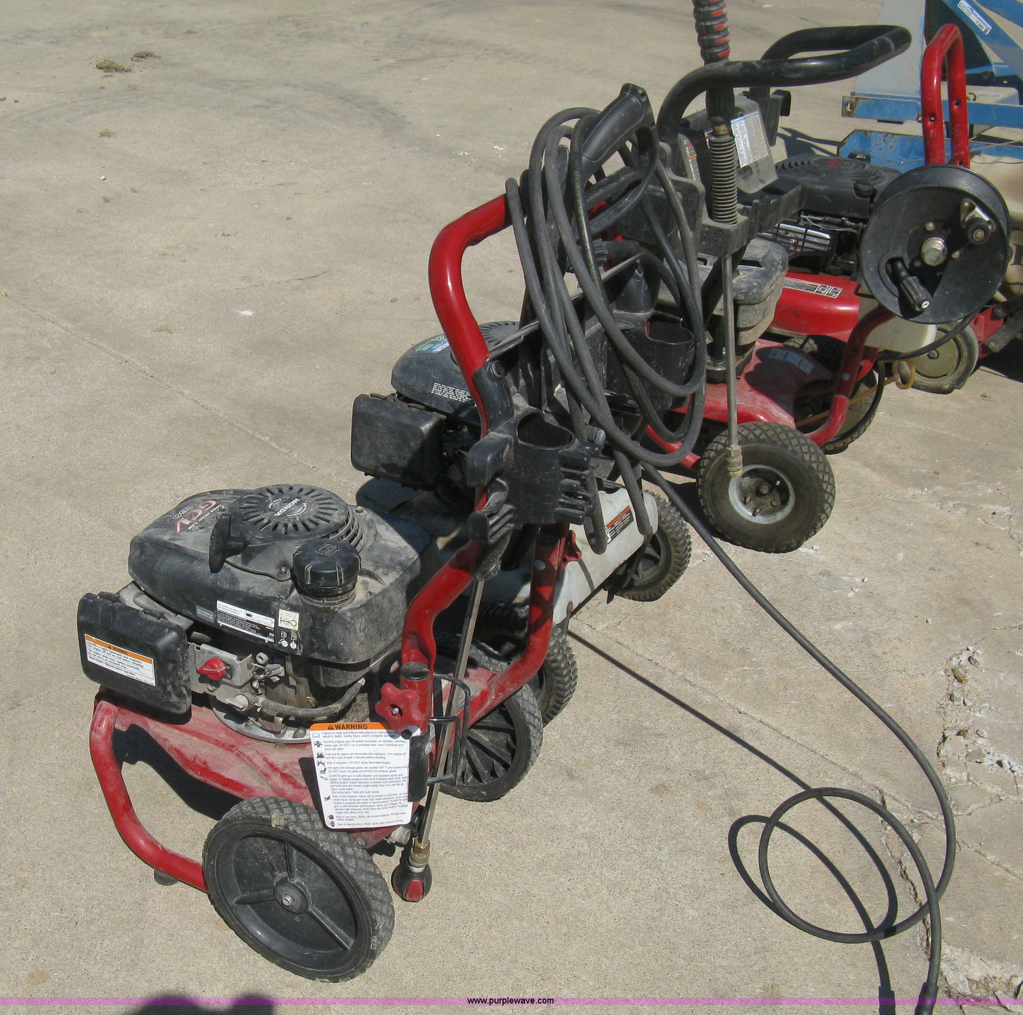 (3) pressure washers in Wichita, KS Item R9684 sold Purple Wave