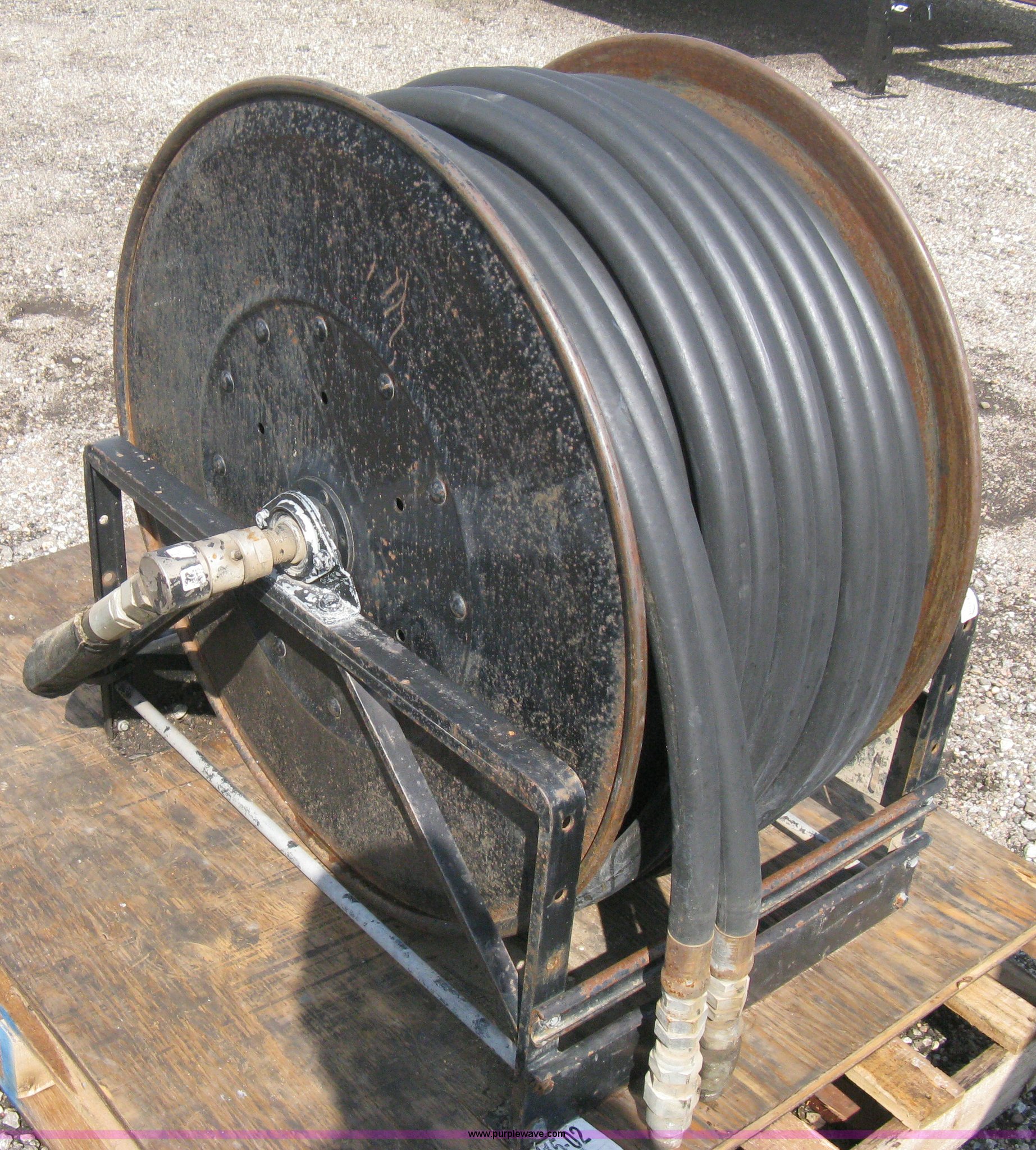 Hannay heavy duty commercial hydraulic hose reel in Wichita, KS Item R9730 sold Purple Wave
