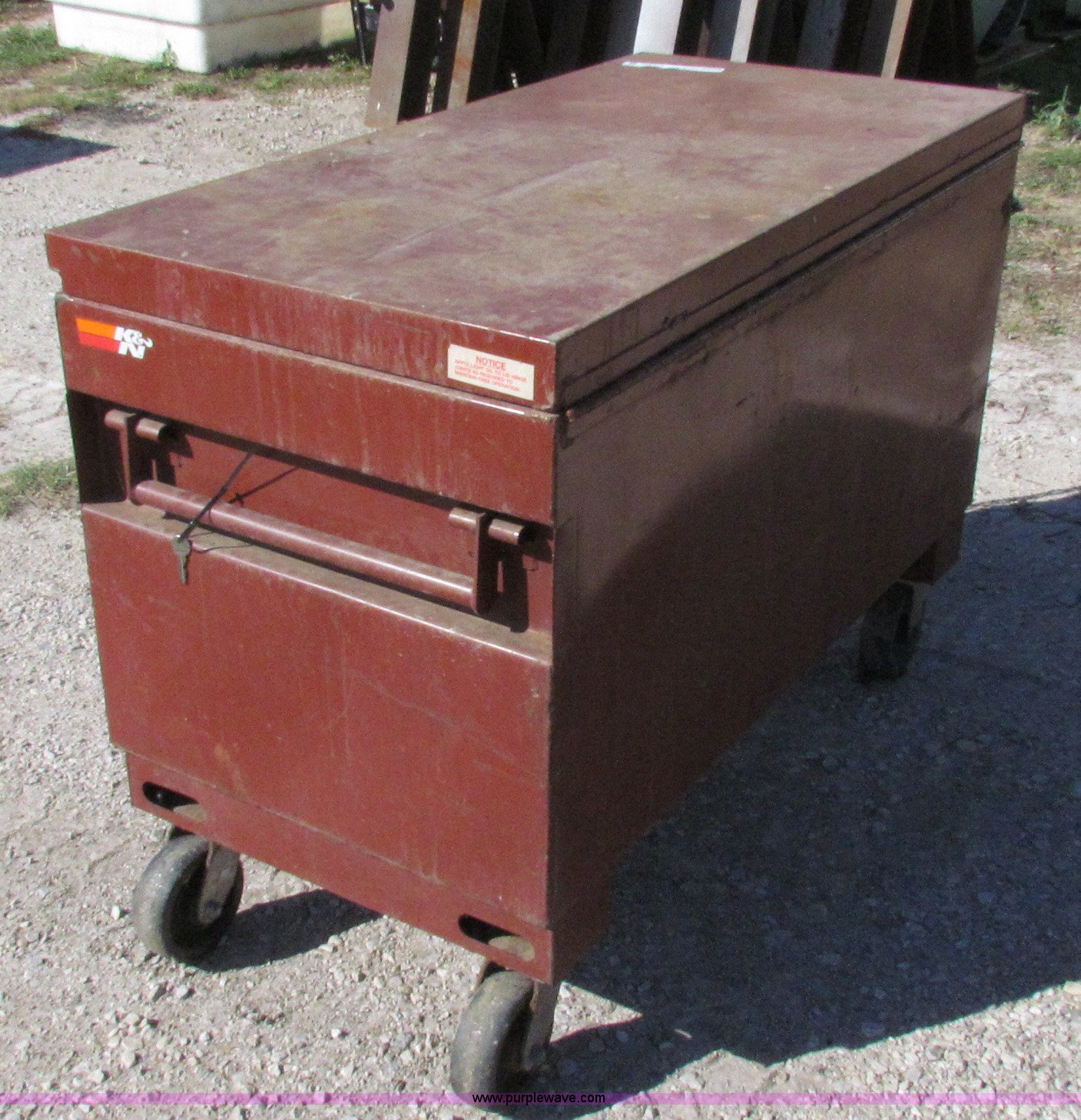 Delta jobsite box in McPherson, KS Item V9256 sold Purple Wave