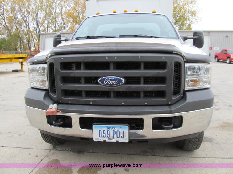 image for item A8478 2005 Ford F350 XL Super Duty service truck