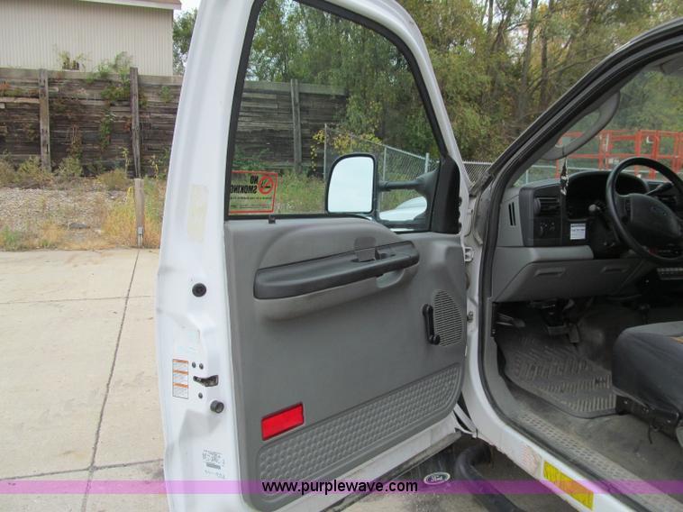 image for item A8478 2005 Ford F350 XL Super Duty service truck