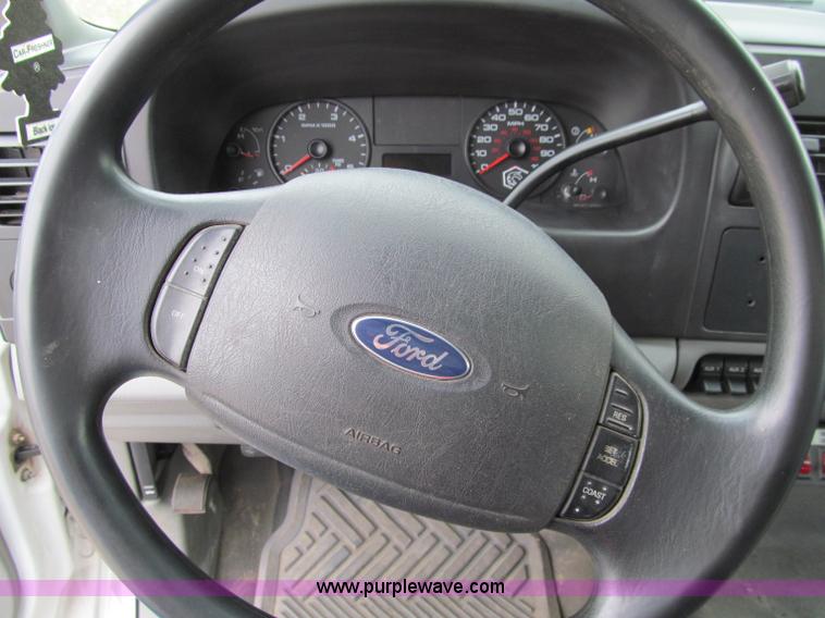 image for item A8478 2005 Ford F350 XL Super Duty service truck
