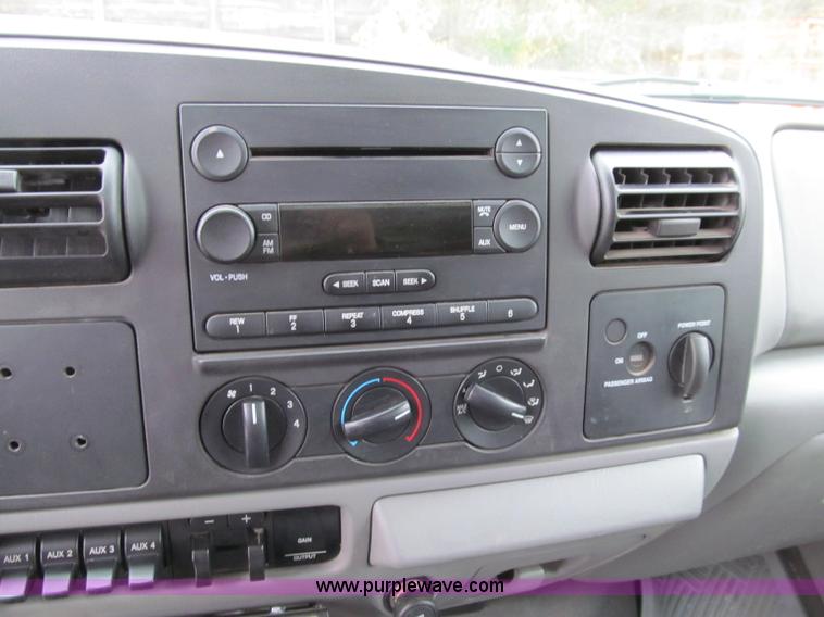 image for item A8478 2005 Ford F350 XL Super Duty service truck