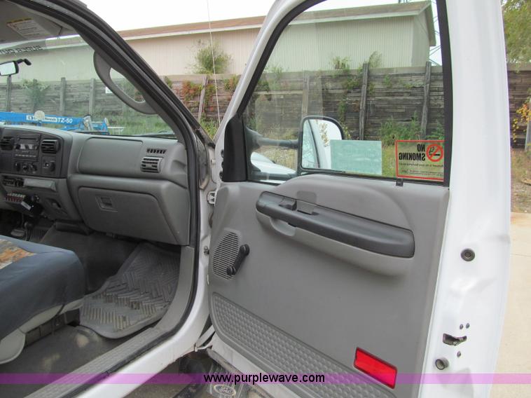 image for item A8478 2005 Ford F350 XL Super Duty service truck