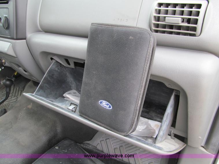 image for item A8478 2005 Ford F350 XL Super Duty service truck