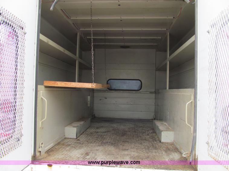 image for item A8478 2005 Ford F350 XL Super Duty service truck