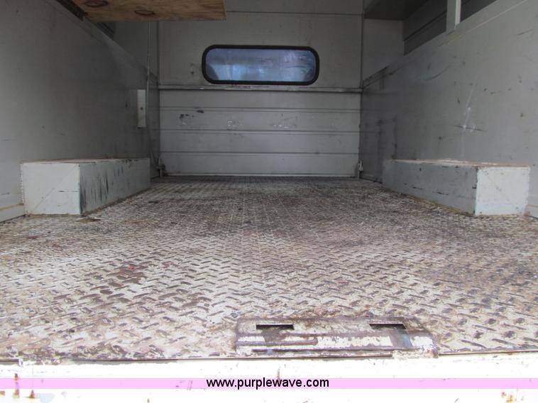 image for item A8478 2005 Ford F350 XL Super Duty service truck