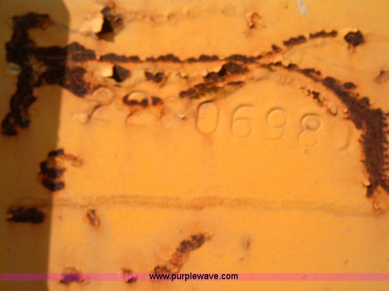 image for item B1505 2001 Ledwell LW25RMP portable loading ramp