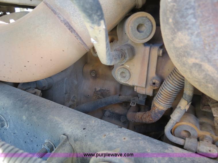 image for item B2481 2005 Freightliner Columbia semi truck