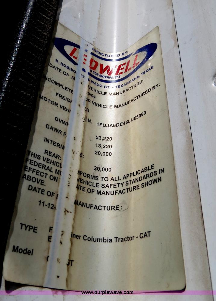 image for item B2481 2005 Freightliner Columbia semi truck