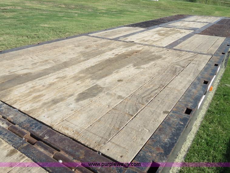 image for item B2482 2008 Ledwell Hydra-Tail 48' trailer