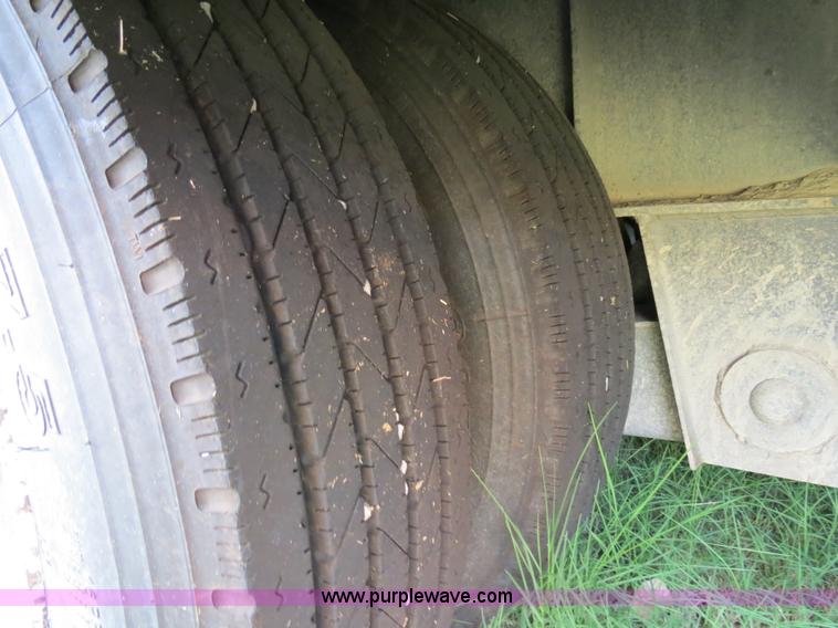 image for item B2482 2008 Ledwell Hydra-Tail 48' trailer