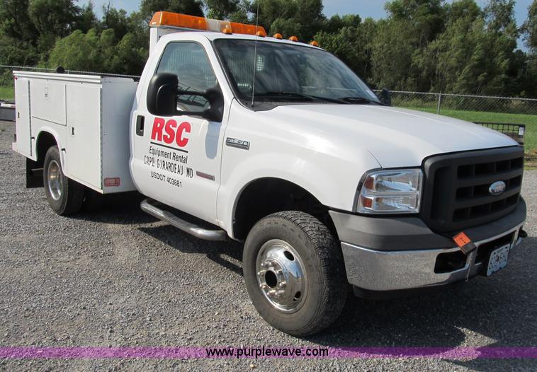 image for item B2871 2005 Ford F350 XL Super Duty service truck
