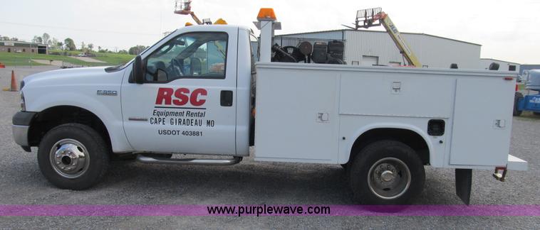 image for item B2871 2005 Ford F350 XL Super Duty service truck