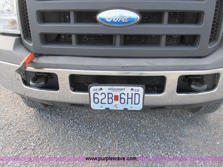 image for item B2871 2005 Ford F350 XL Super Duty service truck