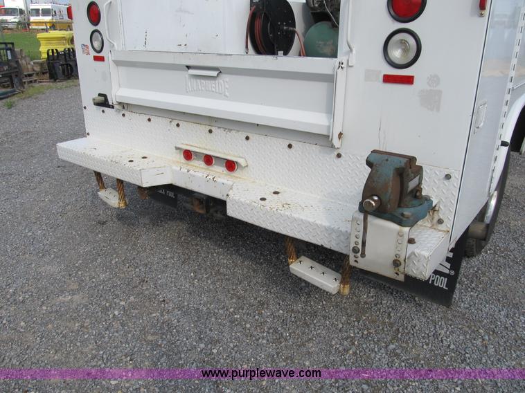 image for item B2871 2005 Ford F350 XL Super Duty service truck