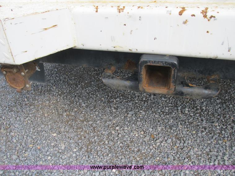 image for item B2871 2005 Ford F350 XL Super Duty service truck