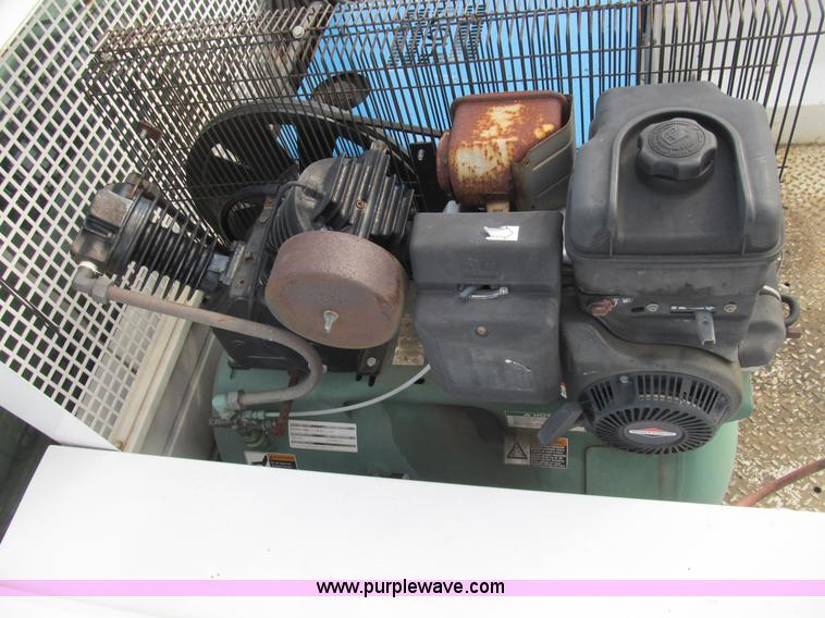 image for item B2871 2005 Ford F350 XL Super Duty service truck