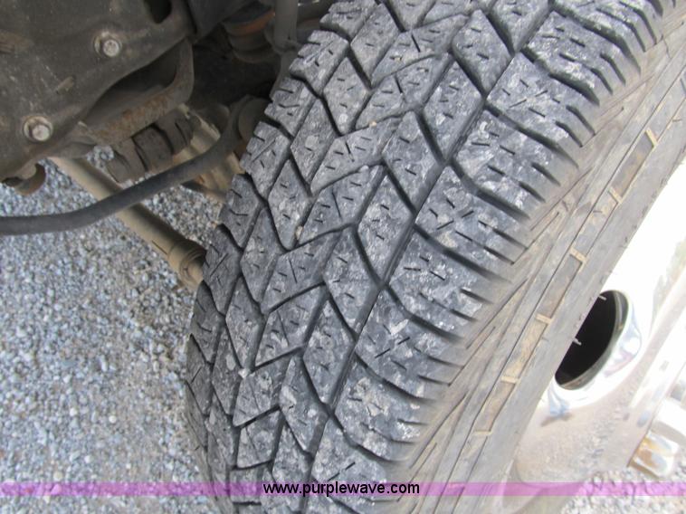 image for item B2871 2005 Ford F350 XL Super Duty service truck