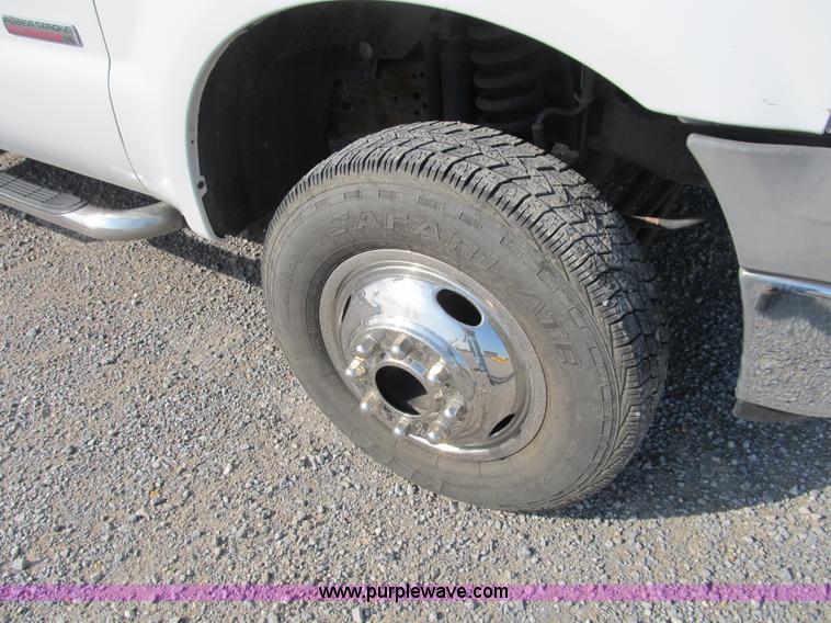 image for item B2871 2005 Ford F350 XL Super Duty service truck