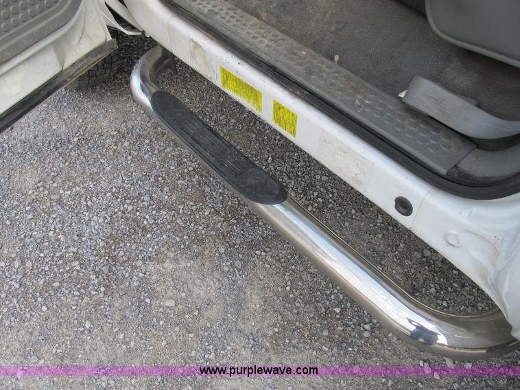 image for item B2871 2005 Ford F350 XL Super Duty service truck