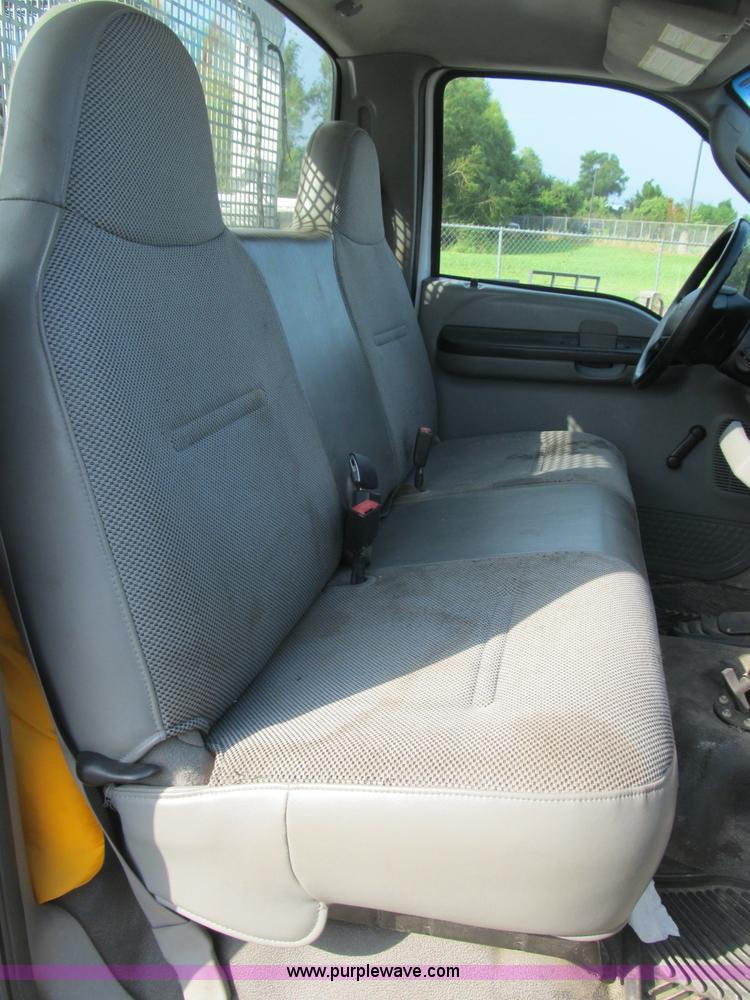 image for item B2871 2005 Ford F350 XL Super Duty service truck