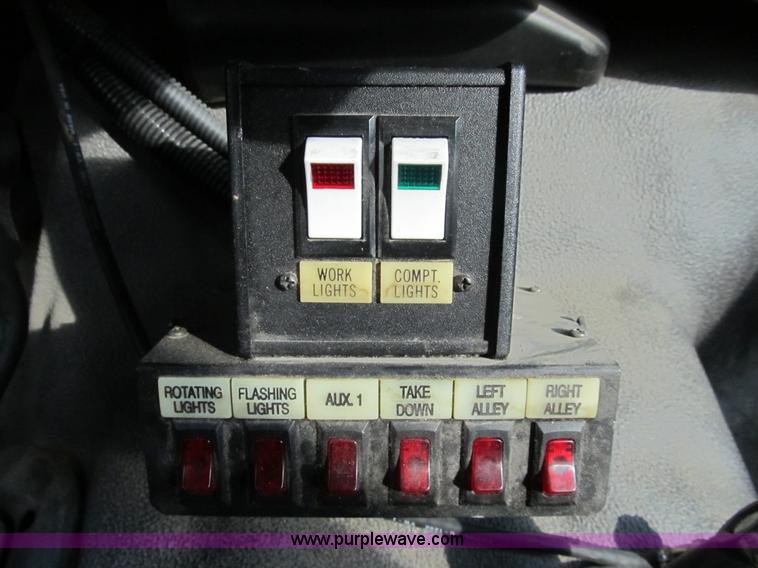 image for item B2871 2005 Ford F350 XL Super Duty service truck