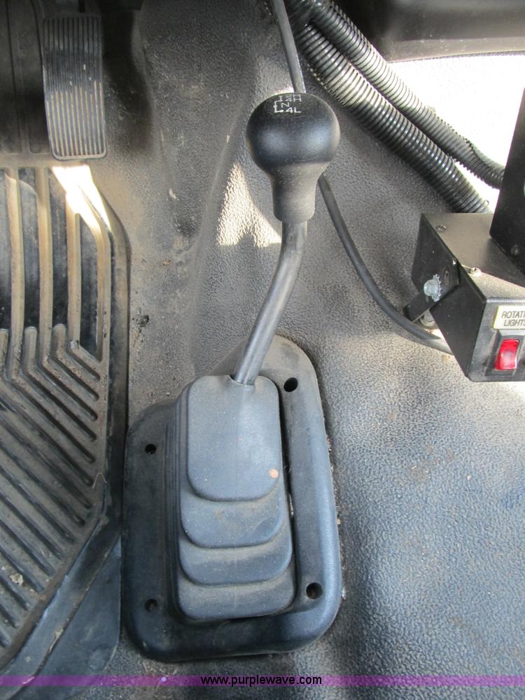 image for item B2871 2005 Ford F350 XL Super Duty service truck