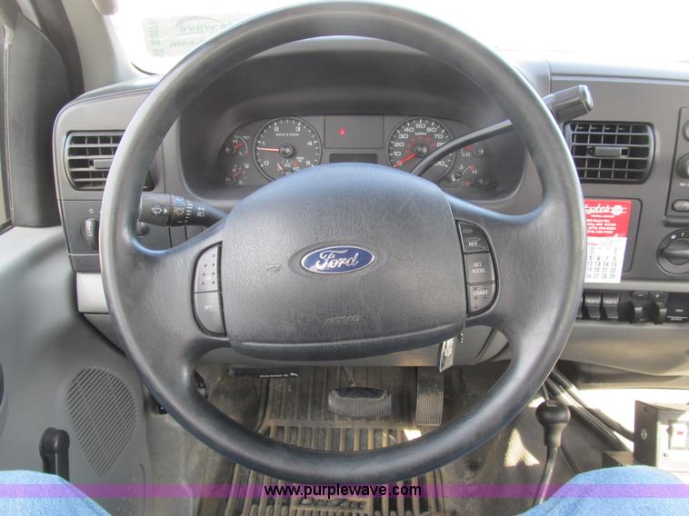 image for item B2871 2005 Ford F350 XL Super Duty service truck