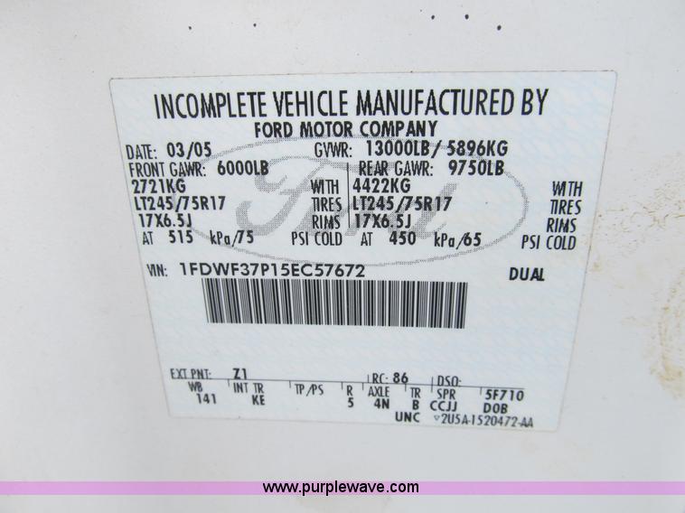 image for item B2871 2005 Ford F350 XL Super Duty service truck