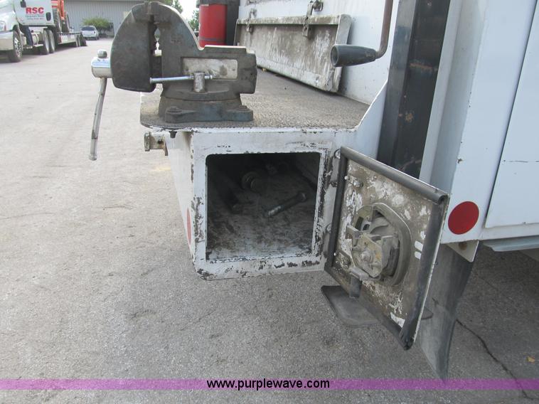 image for item B2907 2007 Ford F550 XL Super Duty service truck