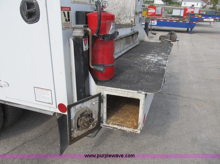 image for item B2907 2007 Ford F550 XL Super Duty service truck