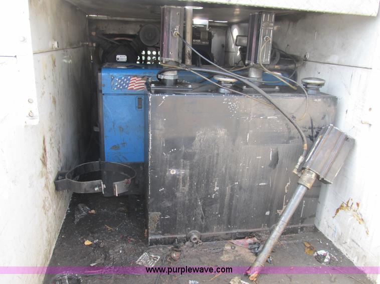 image for item B2907 2007 Ford F550 XL Super Duty service truck