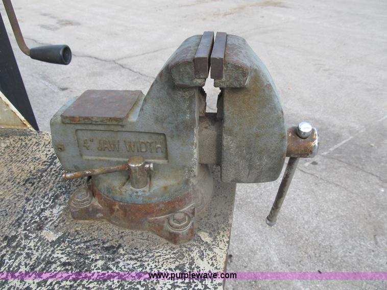 image for item B2908 2007 Ford F550 XL Super Duty service truck